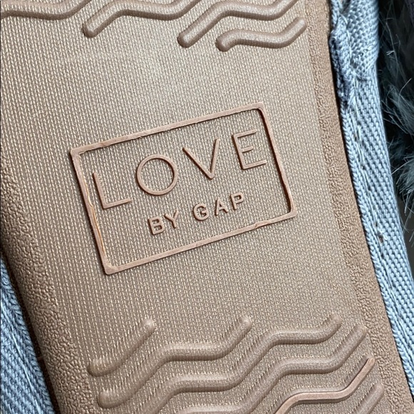 GAP faux fur slippers - size S - Picture 4 of 5